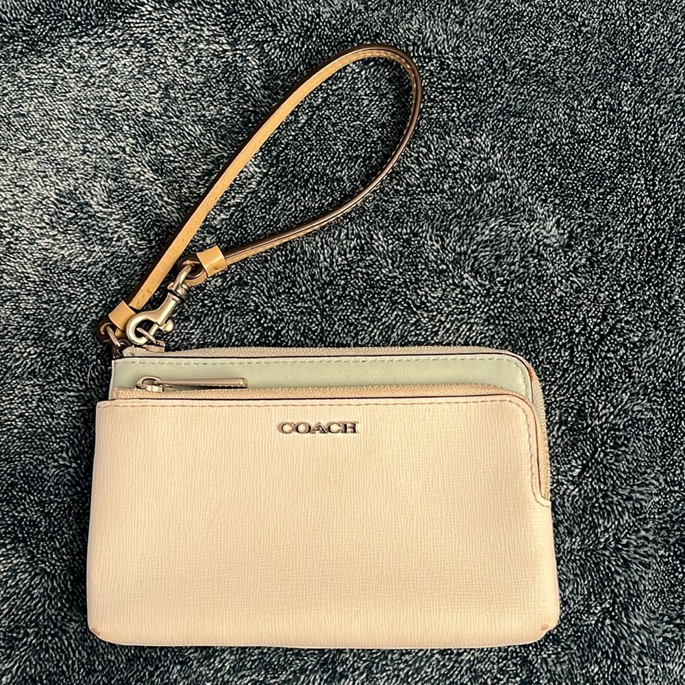 Coach Wristlet; White & Baby Blue